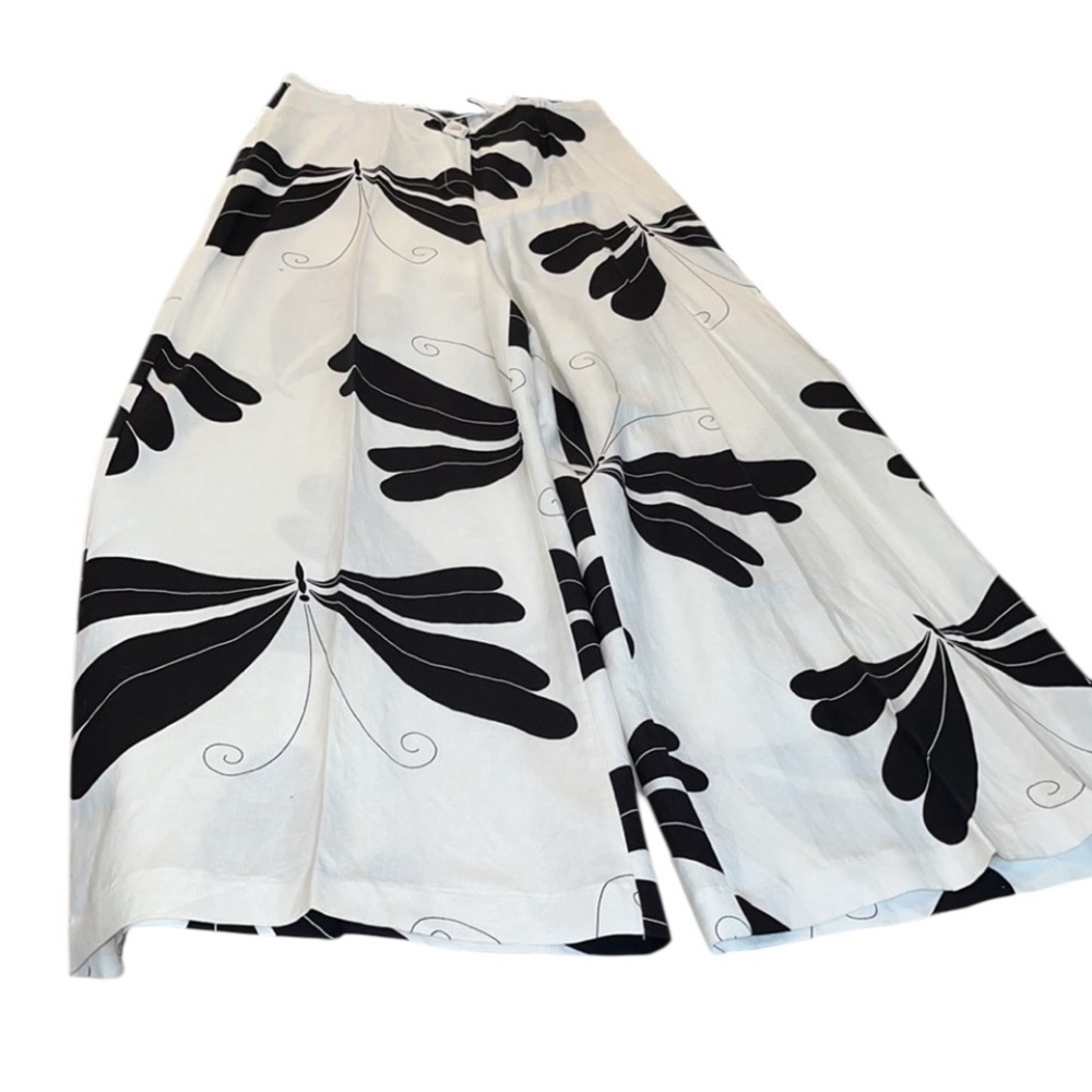 Metrostyle size 12 black & white wide leg pants large print black tee